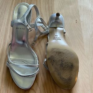Browns Silver Heels